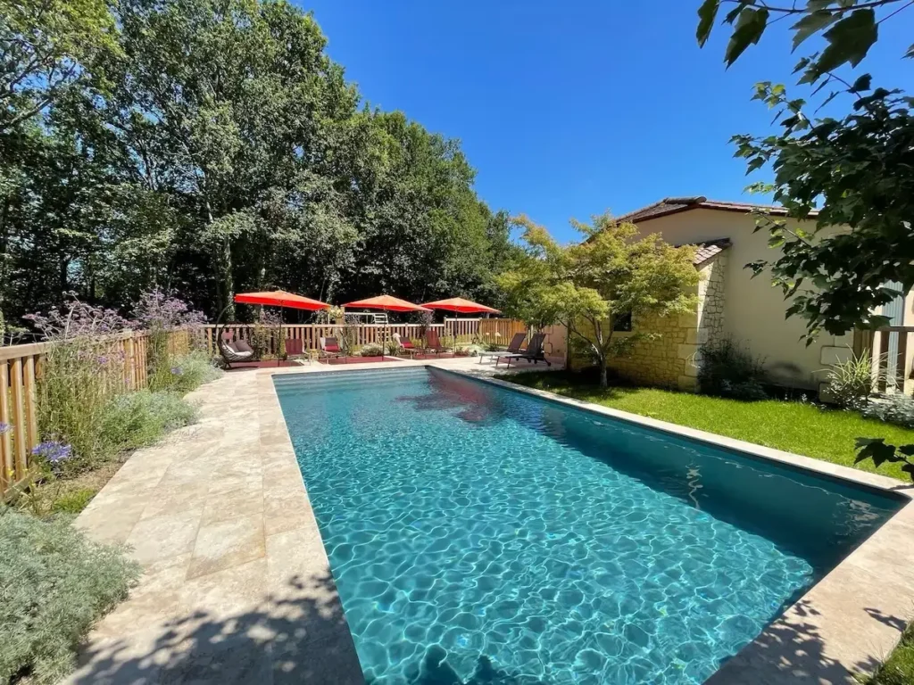 Les Maisons de Valadier, gîtes avec piscine à Valojoulx